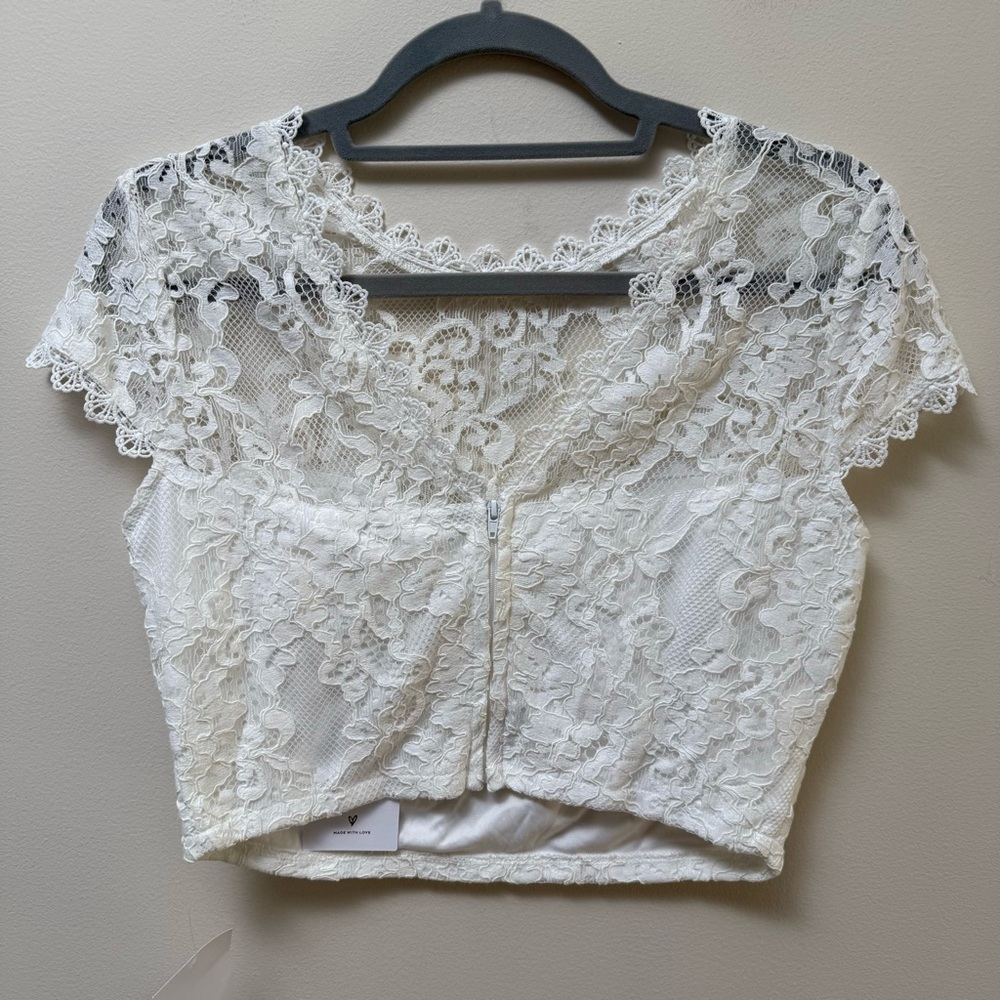 Lulu’s NWT Lace Top - Picture 6 of 10